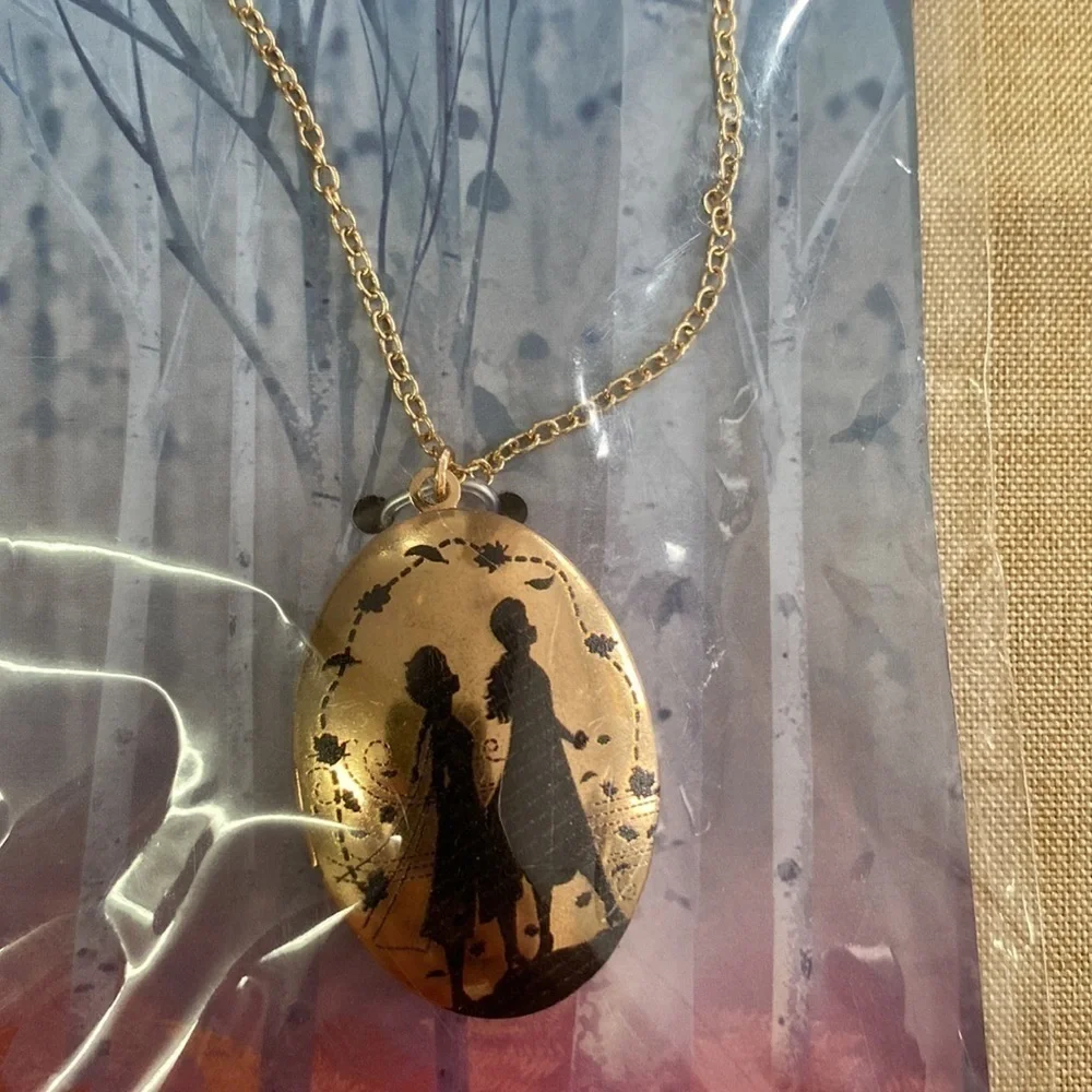 #4-Disney Frozen II Necklace (AI)